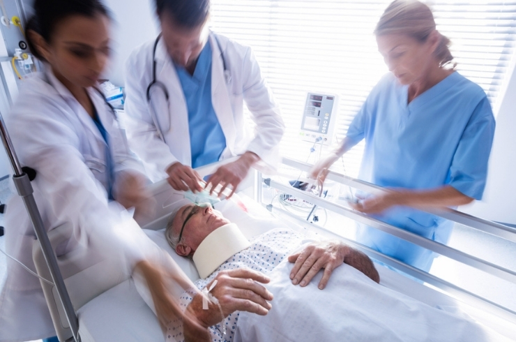 Emergency & Trauma Care (24/7)